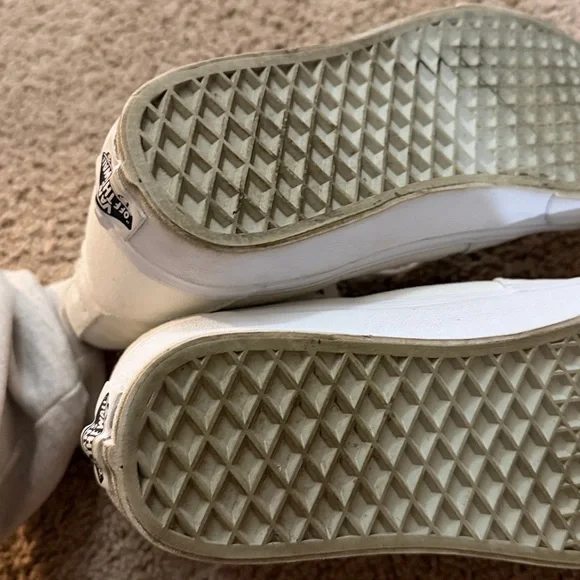 Vans - Picture 3 of 5